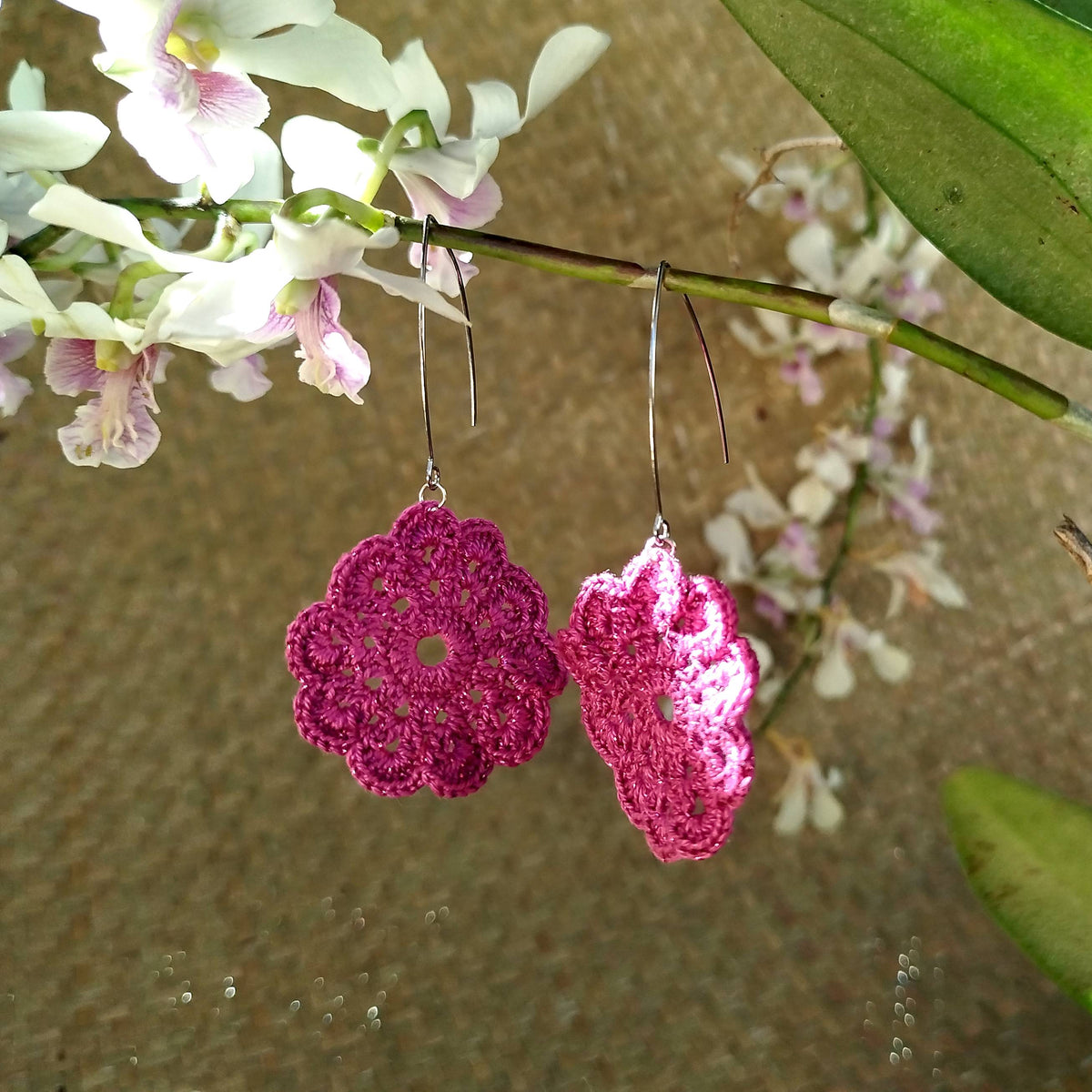 Boucle d'oreille, Médaillon floral